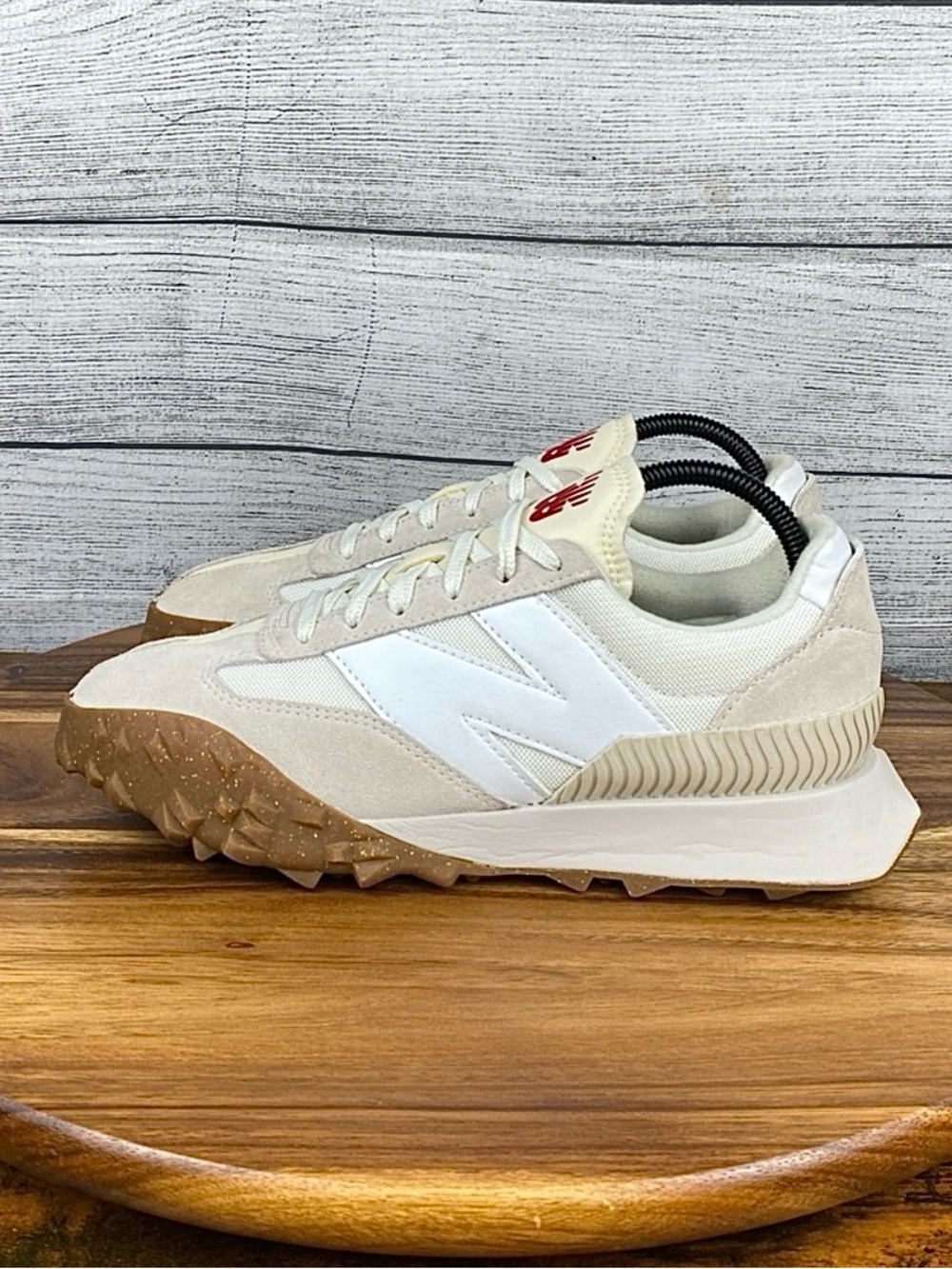 New Balance XC-72 Off White Gum Shoes UXC72RD Men’s Size 7.5 / Women’s Size 9